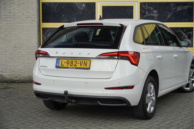 Skoda SCALA 1.0 TSI 5drs Ambition BJ2021 Lmv 16" | Led | Pdc | Trekhaak | App-Connect | Airco | Cruise control | Getint glas