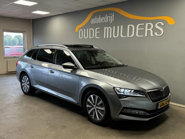 Skoda SUPERB Combi 1.4 TSI iV Style Panoramadak/Camera/Leder