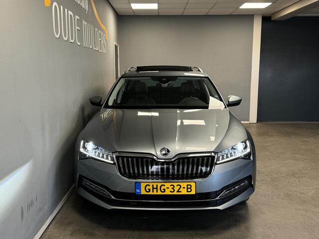 Skoda SUPERB Combi 1.4 TSI iV Style Panoramadak/Camera/Leder