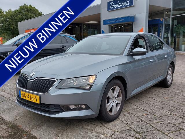 Skoda SUPERB 1.4 TSI 126pk Active Business | Origineel NL | Navi + Apple Carplay + Android Auto | Clima | Cruise | Pdc | Bluetooth Carkit+Streaming | Licht+Regensensor | Mistlampen | 16''lm | Trekhaak