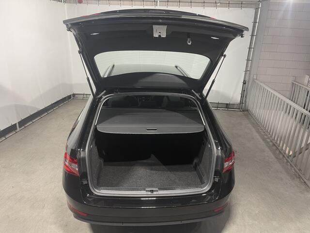 Skoda SUPERB Combi 1.5 TSI ACT 150pk Business Edition DSG7 110kw Carplay / Elektr.A.Klep / Adapt. Cruise C. / Winter Pack