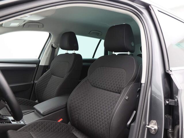 Skoda SUPERB Combi 1.5 TSi 150 Pk Automaat Business Edition | Cruise | Sensoren | Carplay | ECC | DAB | Navi | 16 Inch | 14.234 Km!!