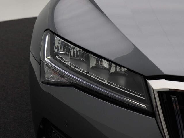 Skoda SUPERB Combi 1.5 TSi 150 Pk Automaat Business Edition | Cruise | Sensoren | Carplay | ECC | DAB | Navi | 16 Inch | 14.234 Km!!