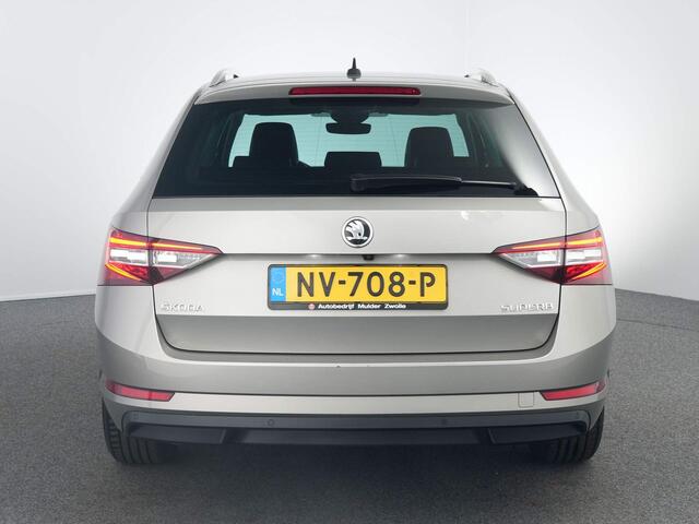 Skoda SUPERB Combi 1.8 TSI Style Business 180 PK | Leer / Alcantara | Camera | TV Schermen