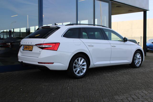 Skoda SUPERB Combi 1.4 TSI iV 218PK Business Edition NAVI TREKHAAK CARPLAY