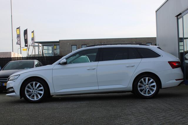 Skoda SUPERB Combi 1.4 TSI iV 218PK Business Edition NAVI TREKHAAK CARPLAY