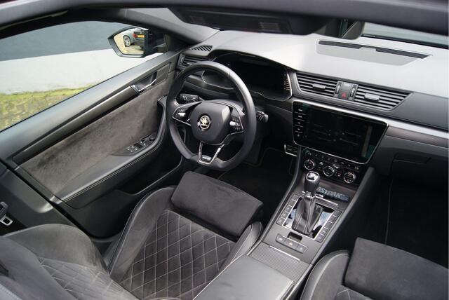 Skoda SUPERB Sportline Business 2.0TSI 190PK Panoramadak/Memory/Canton-sound/Carplay DSG7