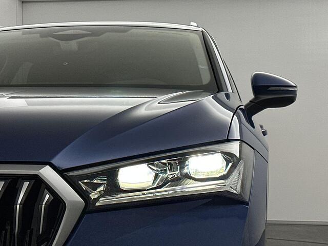 Skoda SUPERB Combi 1.5 TSI MHEV First Edition Panoramadak - Trekhaak - HUD - 19"