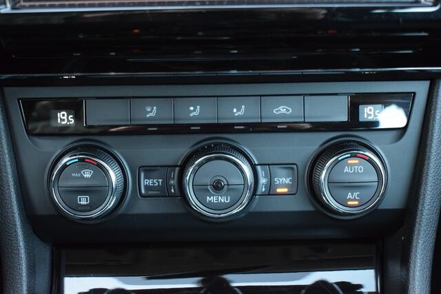 Skoda SUPERB Combi 1.4 TSi Ambition ECC | Full Map Navi | Telefonie | Carplay | Trekhaak | Sportstoelen | 16 Inch LMV