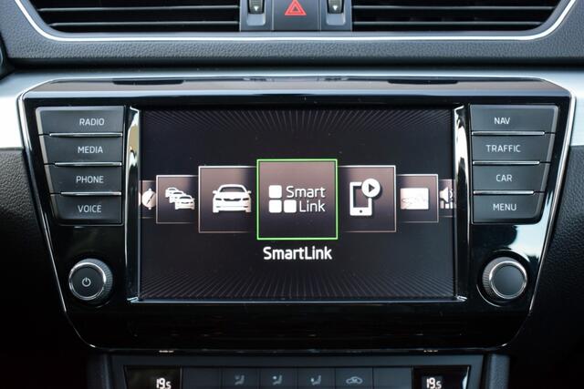Skoda SUPERB Combi 1.4 TSi Ambition ECC | Full Map Navi | Telefonie | Carplay | Trekhaak | Sportstoelen | 16 Inch LMV