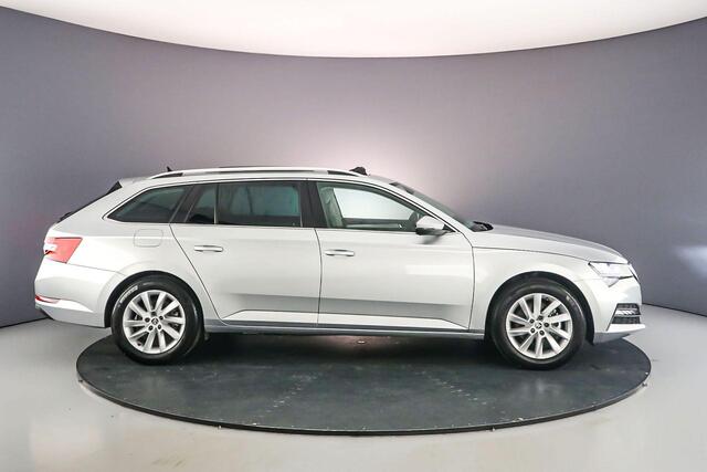 Skoda SUPERB Combi Business Edition 1.4 TSI PHEV 218pk DSG Automaat Panoramadak, Achteruitrijcamera, Elektrische achterklep, Navigatie, Cruise control, Parkeersensoren, LED koplampen