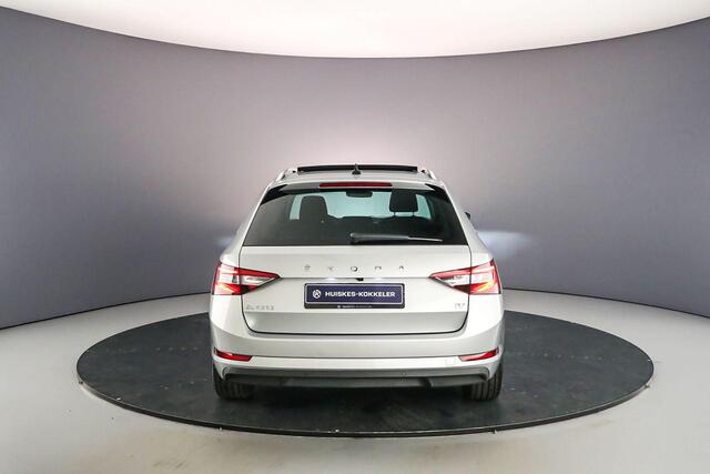 Skoda SUPERB Combi Business Edition 1.4 TSI PHEV 218pk DSG Automaat Panoramadak, Achteruitrijcamera, Elektrische achterklep, Navigatie, Cruise control, Parkeersensoren, LED koplampen