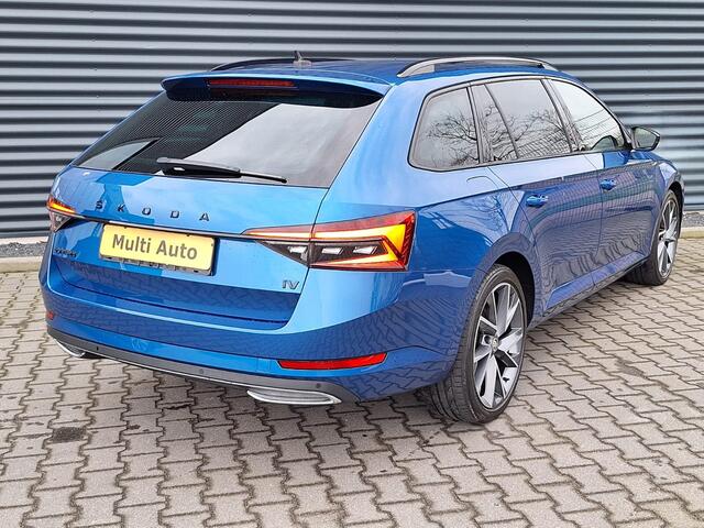 Skoda SUPERB Combi 1.4 TSI iV Sportline Business Plug In Hybrid PHEV | Carplay | Trekhaak af Fabriek | Adaptive Cruise | Alcantara Sportstoelen Memory | Chrystal LED | 19 "L.M | Stuur/Stoel Verwarming |