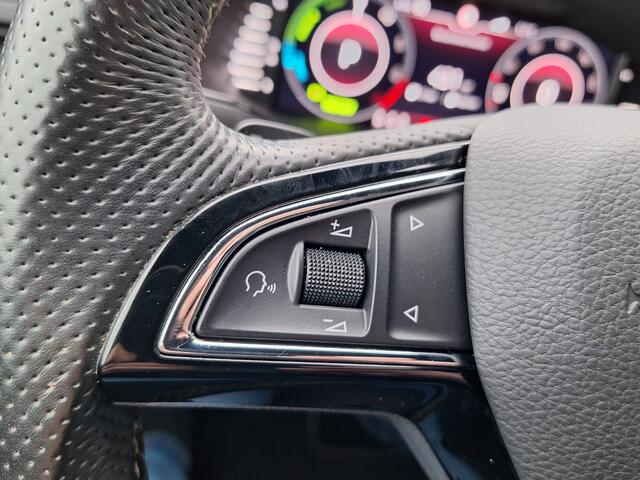Skoda SUPERB Combi 1.4 TSI iV Sportline Business Plug In Hybrid PHEV | Carplay | Trekhaak af Fabriek | Adaptive Cruise | Alcantara Sportstoelen Memory | Chrystal LED | 19 "L.M | Stuur/Stoel Verwarming |