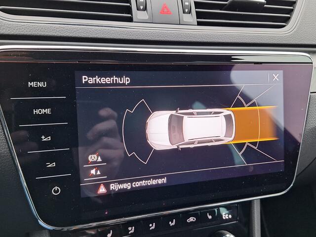 Skoda SUPERB Combi 1.4 TSI iV Sportline Business Plug In Hybrid PHEV | Carplay | Trekhaak af Fabriek | Adaptive Cruise | Alcantara Sportstoelen Memory | Chrystal LED | 19 "L.M | Stuur/Stoel Verwarming |