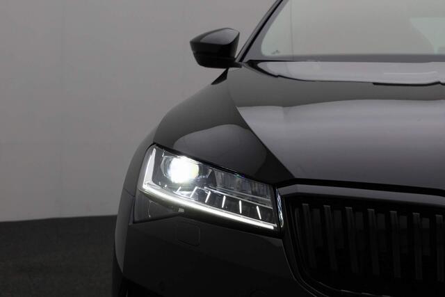Skoda SUPERB Combi 1.5 TSI 150PK DSG ACT Sportline Business | Pano | Matrix LED | Navi Columbus | Leder/alcantara | Geheugenstoel | Camera | Stuur-/stoelverwarming