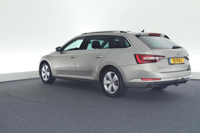 Skoda SUPERB Combi 1.5 TSI 150pk H6 ACT Ambition Business Trekhaak Panoramadak Stoelverwarming Memory Navigatie