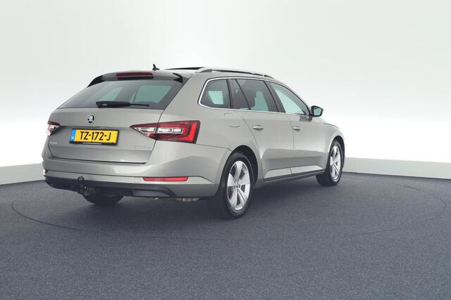 Skoda SUPERB Combi 1.5 TSI 150pk H6 ACT Ambition Business Trekhaak Panoramadak Stoelverwarming Memory Navigatie