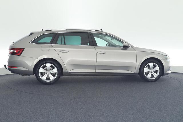 Skoda SUPERB Combi 1.5 TSI 150pk H6 ACT Ambition Business Trekhaak Panoramadak Stoelverwarming Memory Navigatie
