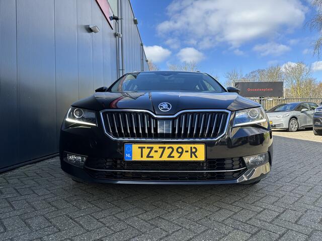 Skoda SUPERB Combi 1.5 TSI ACT Ambition Business | Pano Dak | Trekhaak | Navi