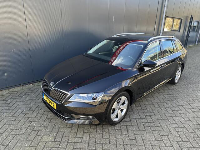 Skoda SUPERB Combi 1.5 TSI ACT Ambition Business | Pano Dak | Trekhaak | Navi