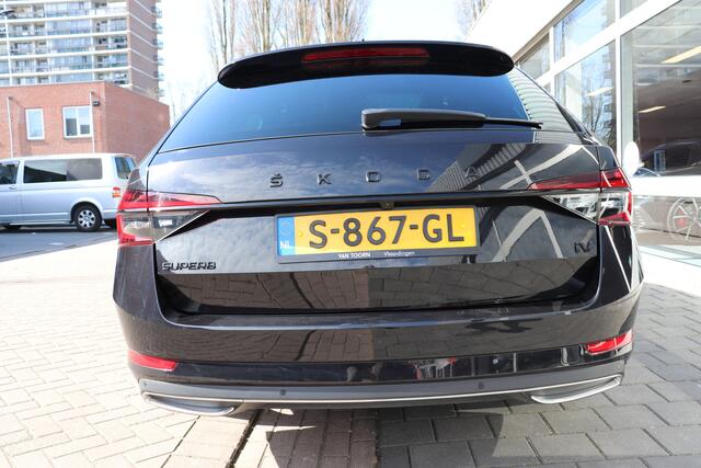 Skoda SUPERB Combi 1.4 TSI iV Sportline Business Automaat. Trekhaak afneembaar, set winterwielen.