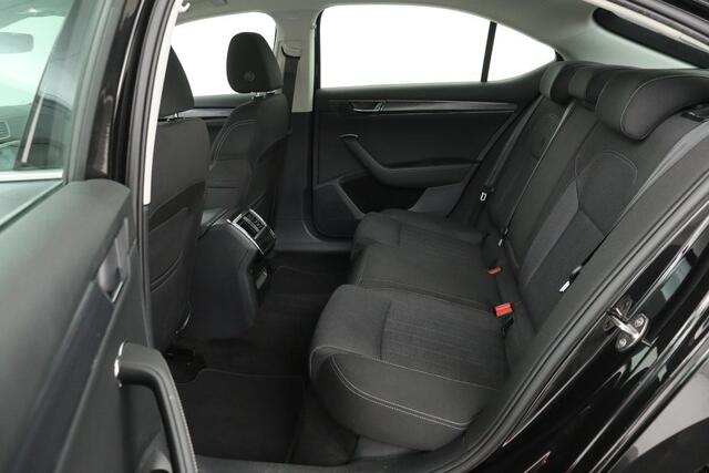 Skoda SUPERB 1.4 TSI iV Business Edition Plus | Stoelverwarming | Carplay | Camera | Memory | Full LED | Navigatie | Keyless | PHEV