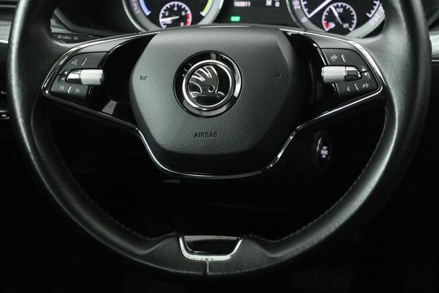 Skoda SUPERB 1.4 TSI iV Business Edition Plus | Stoelverwarming | Carplay | Camera | Memory | Full LED | Navigatie | Keyless | PHEV