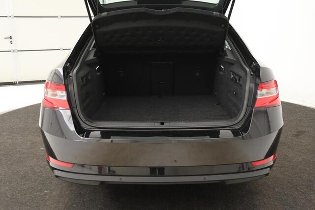 Skoda SUPERB 1.4 TSI iV Business Edition Plus | Stoelverwarming | Carplay | Camera | Memory | Full LED | Navigatie | Keyless | PHEV