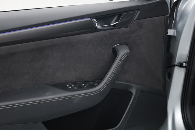 Skoda SUPERB Combi 1.4 TSI iV Sportline Business PHEV 218pk | Trekgewicht 1600 kg | Adapt. Cruise | Dodehoek det. | 19"