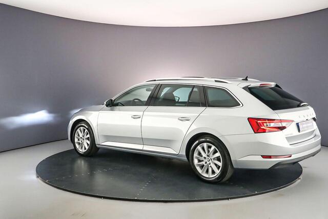 Skoda SUPERB Combi Business Edition Plus 1.4 TSI PHEV 218pk DSG Automaat Panoramadak, Elektrische achterklep, Achteruitrijcamera, Cruise control, Navigatie, LED koplampen, Parkeersensoren