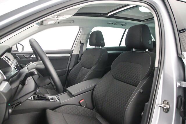 Skoda SUPERB Combi Business Edition Plus 1.4 TSI PHEV 218pk DSG Automaat Panoramadak, Elektrische achterklep, Achteruitrijcamera, Cruise control, Navigatie, LED koplampen, Parkeersensoren