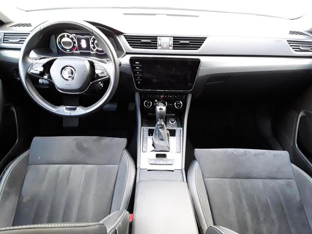 Skoda SUPERB Combi 1.4 TSI iV 218pk PHEV Business Edition / Trekhaak 1600kg / Matrix LED / Adaptive Cruise / Wordt Verwacht