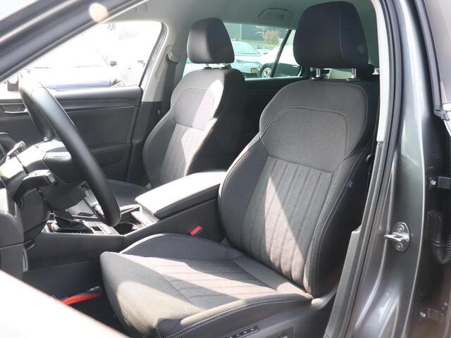 Skoda SUPERB Combi Business Edition Plus 1.5 TSI 150pk AUTOMAAT | Trekhaak | Achteruitrijcamera | Stoelverwarming | Elek. verstelbare bestuurdersstoel | Keyless |