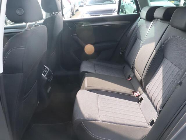 Skoda SUPERB Combi Business Edition Plus 1.5 TSI 150pk AUTOMAAT | Trekhaak | Achteruitrijcamera | Stoelverwarming | Elek. verstelbare bestuurdersstoel | Keyless |