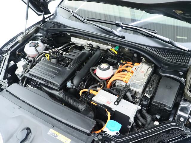 Skoda SUPERB Combi 1.4 TSI iV 218PK | Carplay | Stoelverwarming | Cruise | LED | PDC | Trekhaak