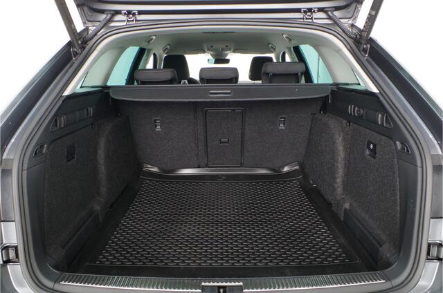 Skoda SUPERB Combi 1.5 TSI ACT Style > 150pk/DSG-7/Adapt. cruise/Graphite Grey/Keyless entry...