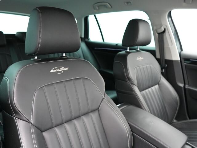 Skoda SUPERB Combi 1.4 TSI iV Laurin & Klement Plug in Hybrid 218pk PHEV | Lederen Sportstoelen Memory | Adaptive Cruise | Sfeerverlichting | 360 Camera | Appel Carplay | Crystal LED | Virtual | Canton Audio | DAB |