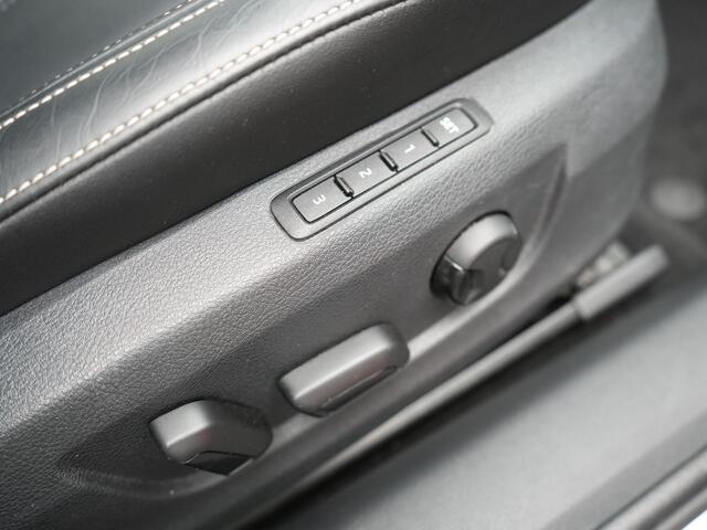 Skoda SUPERB Combi 1.4 TSI iV Laurin & Klement Plug in Hybrid 218pk PHEV | Lederen Sportstoelen Memory | Adaptive Cruise | Sfeerverlichting | 360 Camera | Appel Carplay | Crystal LED | Virtual | Canton Audio | DAB |