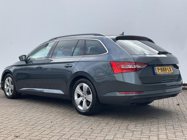 Skoda SUPERB Combi 2.0 TDI Business Edition Plus Automaat Carplay Nav/Cam Digitale-Cockpit!