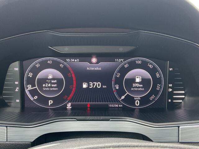 Skoda SUPERB Combi 2.0 TDI Business Edition Plus Automaat Carplay Nav/Cam Digitale-Cockpit!