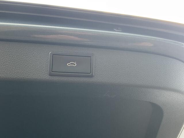 Skoda SUPERB Combi 2.0 TDI Business Edition Plus Automaat Carplay Nav/Cam Digitale-Cockpit!