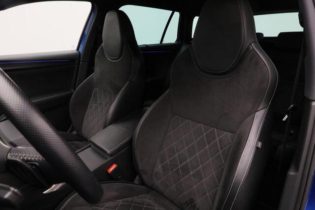 Skoda SUPERB Combi 1.4 TSI 218 pk DSG iV Sportline Business | Geheugenstoelen | Navigatie Columbus | Adaptief onderstel | Leder/alcantara | Matrix LED | Stoel-/achterbankverwarming