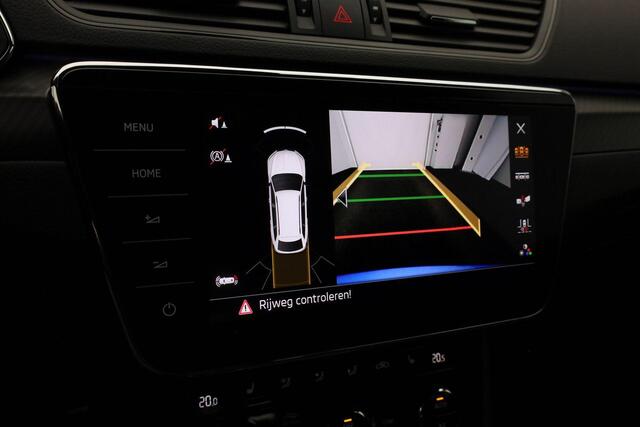 Skoda SUPERB Combi 1.4 TSI 218 pk DSG iV Sportline Business | Geheugenstoelen | Navigatie Columbus | Adaptief onderstel | Leder/alcantara | Matrix LED | Stoel-/achterbankverwarming