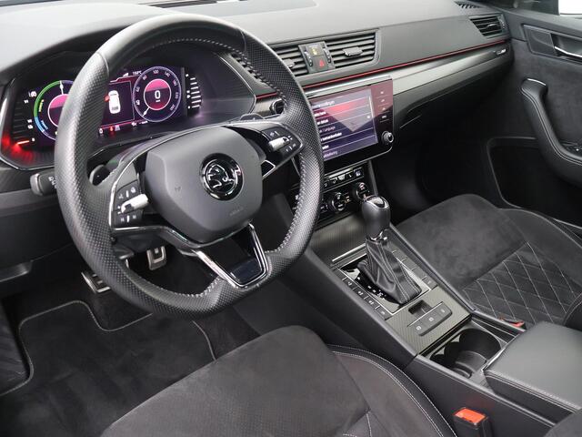 Skoda SUPERB Combi 1.4 TSI iV Sportline Business | 218 PK | Adaptive cruise control | Virtual cockpit | Alcantara bekleding | Achteruitrijcamera |