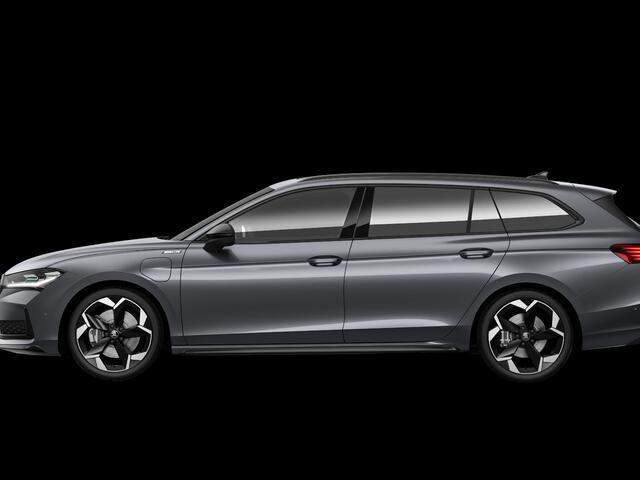 Skoda SUPERB combi Sportline Business 1.5 TSI PHEV 204 PK | Panorama dak | Suite Sport Leder | 19" lichtmetalen velgen | Trekhaak |