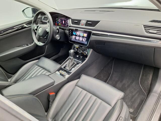 Skoda SUPERB Combi 1.4 TSI iV Laurin & Klement Plug in Hybrid 218pk PHEV | Carplay | Lederen Sportstoelen Memory | Adaptive Cruise | Sfeerverlichting | Camera | Carplay | Crystal LED | Virtual | Canton Audio | DAB |
