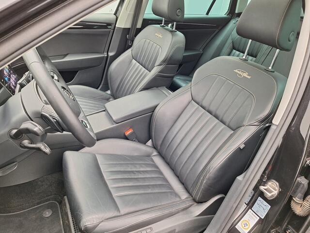 Skoda SUPERB Combi 1.4 TSI iV Laurin & Klement Plug in Hybrid 218pk PHEV | Carplay | Lederen Sportstoelen Memory | Adaptive Cruise | Sfeerverlichting | Camera | Carplay | Crystal LED | Virtual | Canton Audio | DAB |
