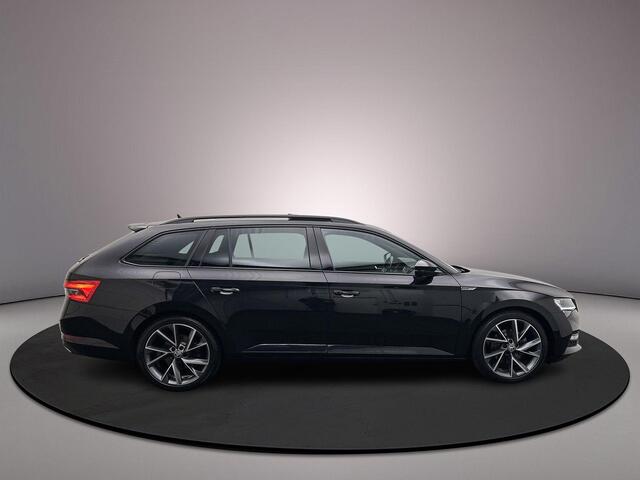 Skoda SUPERB Combi Sportline Business 1.5 TSI 150pk DSG Automaat Panoramadak, LED matrix koplampen, Adaptive cruise control, Achteruitrijcamera, Navigatie, Stuurwiel verwarmd