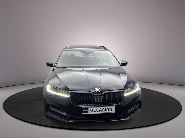 Skoda SUPERB Combi Sportline Business 1.5 TSI 150pk DSG Automaat Panoramadak, LED matrix koplampen, Adaptive cruise control, Achteruitrijcamera, Navigatie, Stuurwiel verwarmd